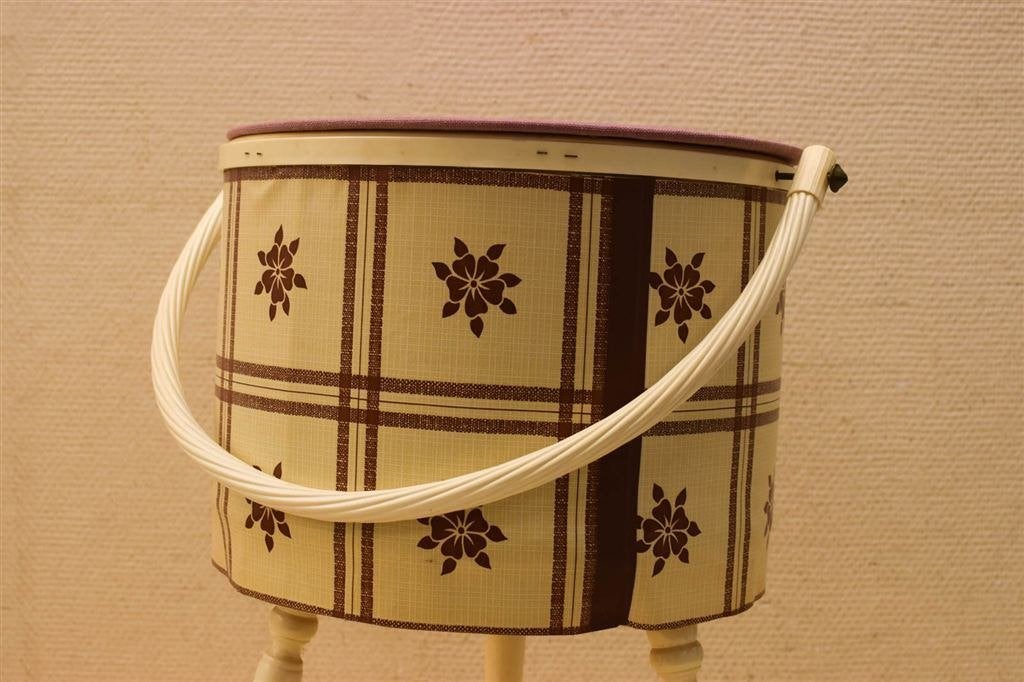 Vintage Naaimandje /Naaitafeltje 45575, Ophalen of Verzenden, Gebruikt, Rechthoekig, Riet