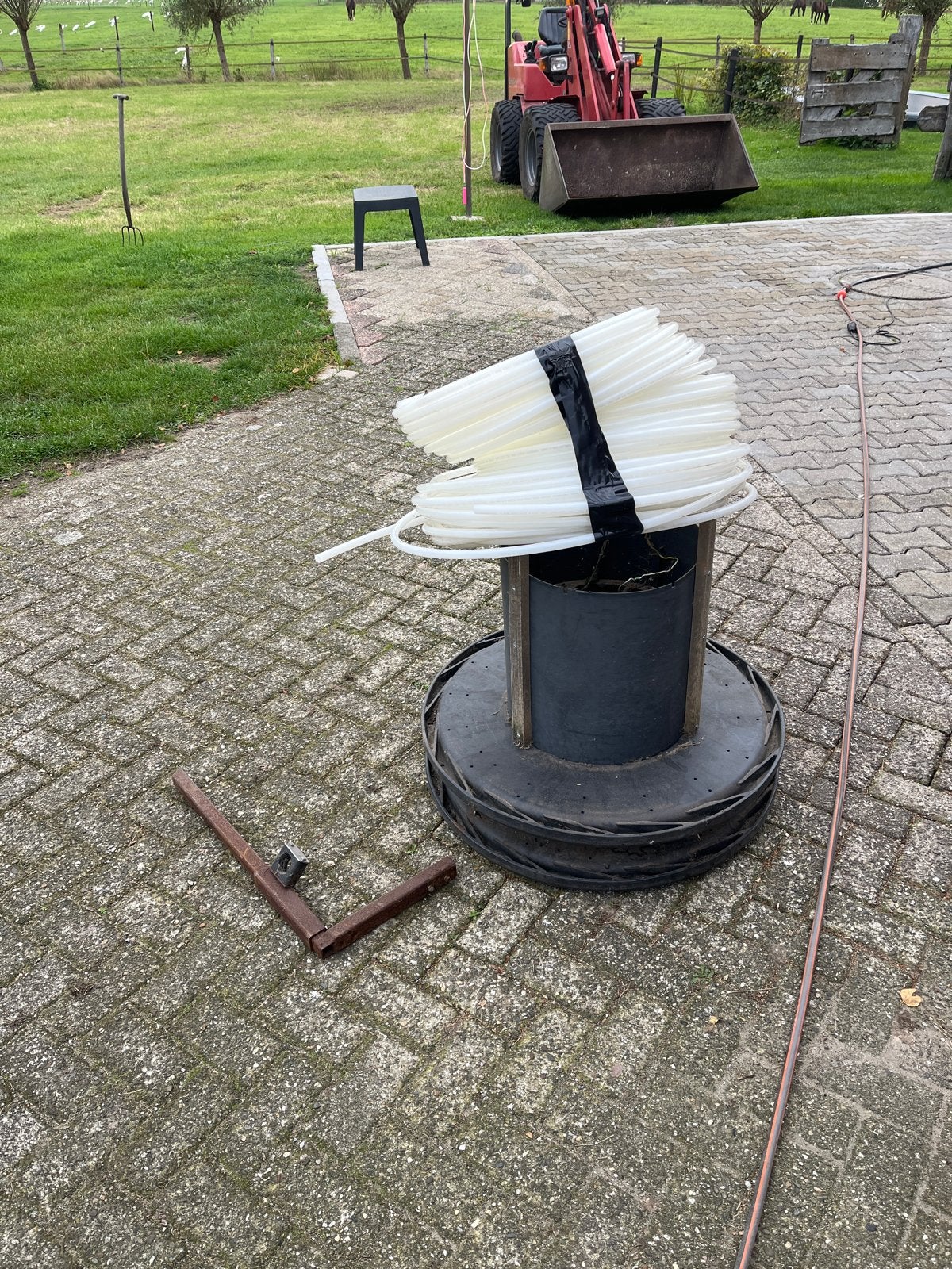 Zelfbouw afrolhaspel met reststuk vloerverwarming buis, Ophalen, Gebruikt