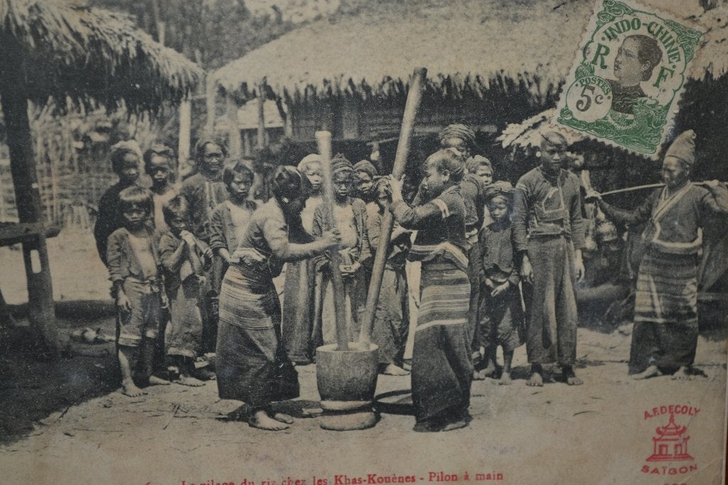 indo chine 1911 dorp rijs stampen rieten hutje stam, Ophalen of Verzenden, Voor 1920, Gelopen, Sterren en Beroemdheden