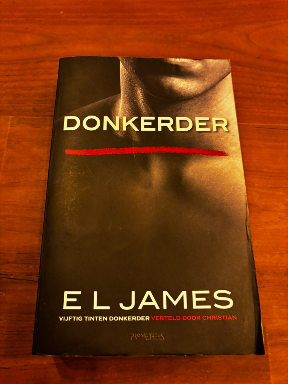 Donkerden - El James, Boeken, Ophalen of Verzenden, Zo goed als nieuw
