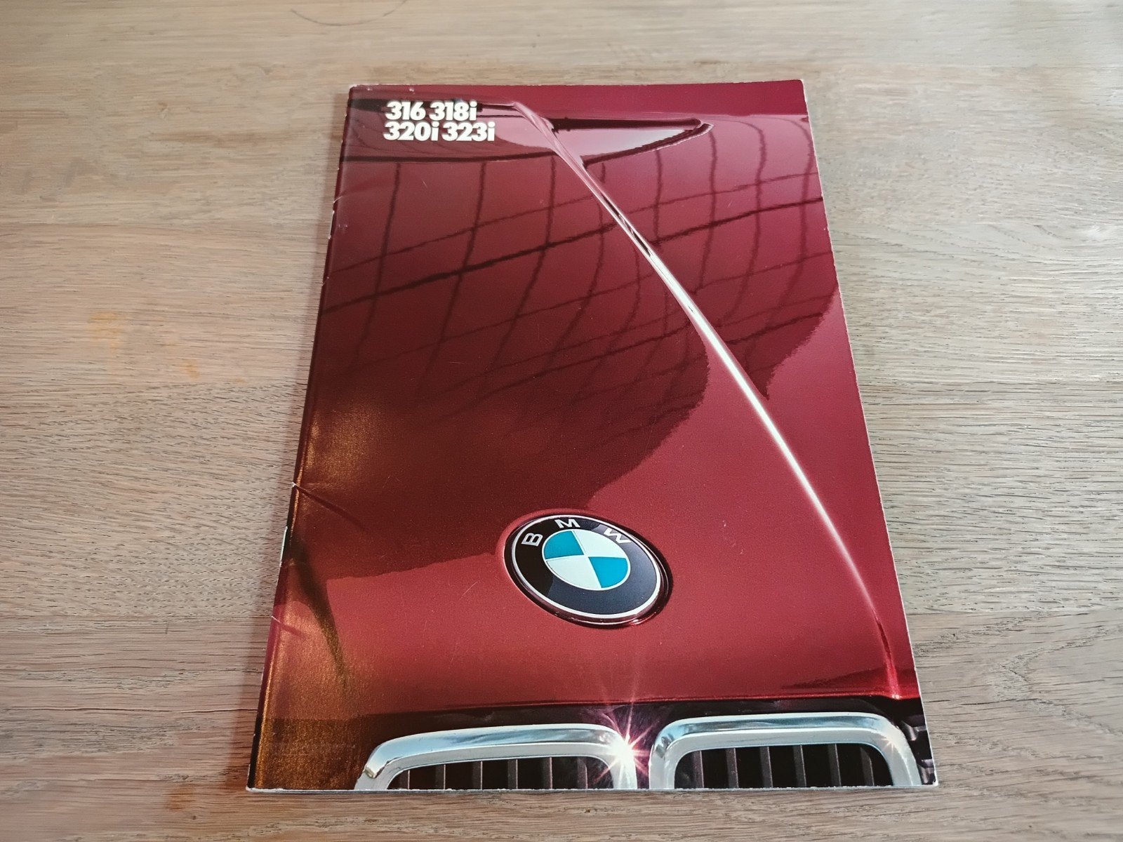 Bmw 3 serie E30 Nederlandstalige brochure., Ophalen of Verzenden, Gelezen, BMW