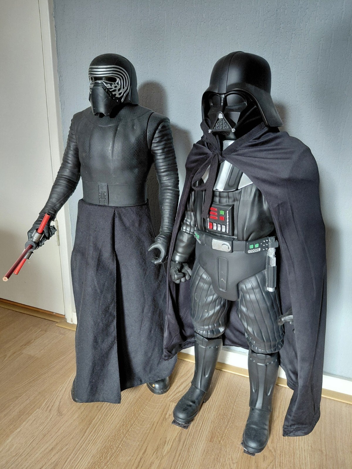 Starwars poppen Kylo-ren en Darth Vader, Ophalen, Zo goed als nieuw, Actiefiguurtje