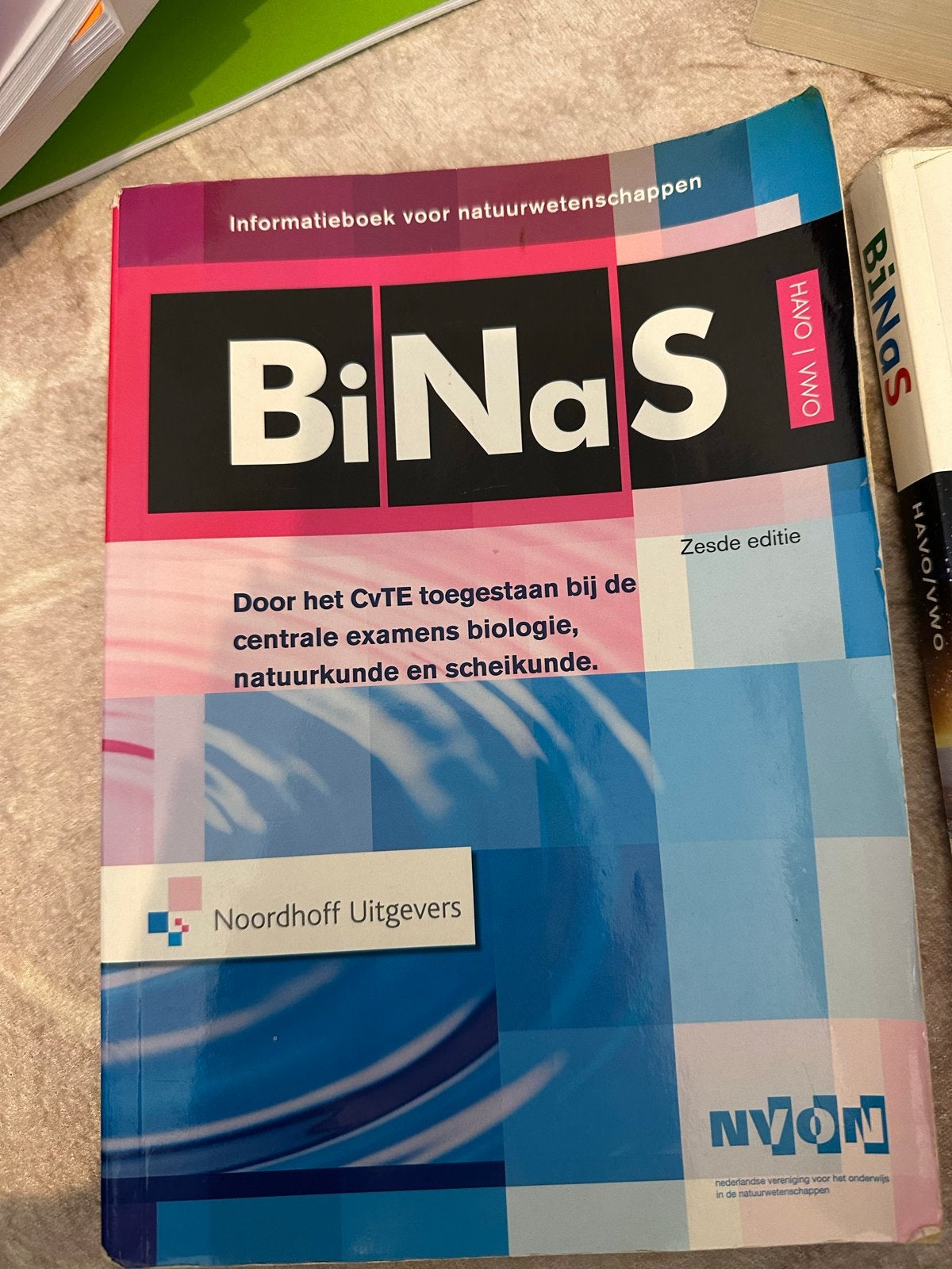 BiNaS Zesde Editie HAVO/VWO - Informatieboek Natuurwetenscha, Ophalen of Verzenden, Gelezen, HAVO, Biologie