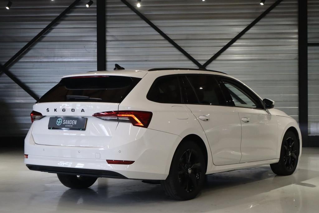 Skoda Octavia Combi 1.4 TSI iV PHEV Ambition|Automaat|LED|DA, Auto's, Skoda, Stof, Gebruikt, Zwart, 4 cilinders