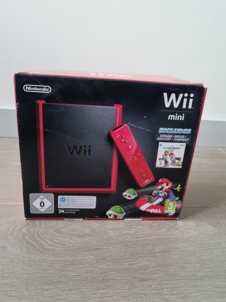 Nintendo Wii Mini Rood in doos!, Spelcomputers en Games, Spelcomputers | Nintendo Wii, Ophalen of Verzenden, Zo goed als nieuw