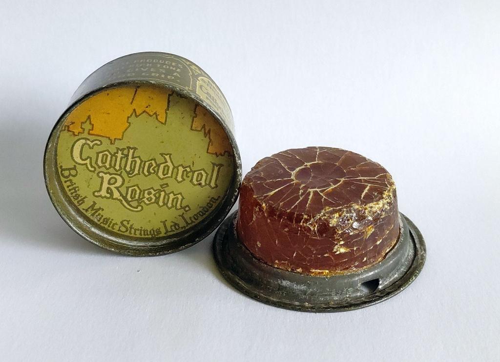 blikje met hars voor vioolsnaren - Cathedral Rosin, Ophalen of Verzenden, Gebruikt, Overige, Overige merken