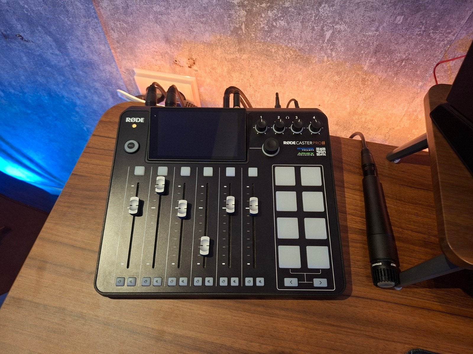 Rodecaster Pro 2 - Professionele Podcast Studio, Ophalen of Verzenden, Zo goed als nieuw, 5 tot 10 kanalen, Microfooningang