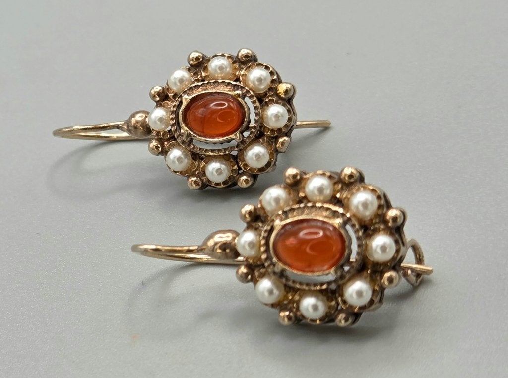 Antieke oorbellen met edelsteen carneool en parel. 2026/429, Hangers, Overige kleuren, ., Ophalen of Verzenden