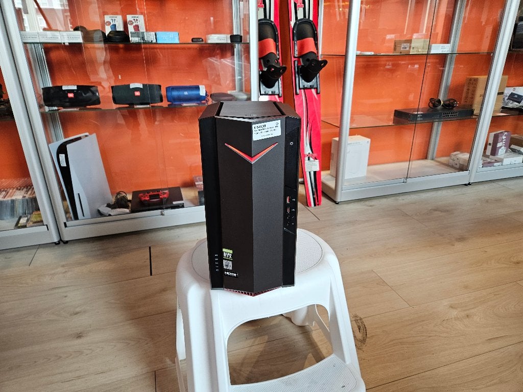 pc, Computers en Software, Desktop Pc's, 2 tot 3 Ghz, Ophalen of Verzenden, Zo goed als nieuw, SSD