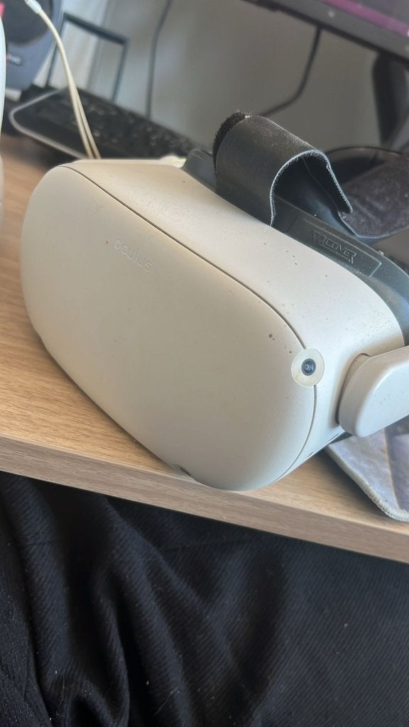 meta quest 2 met controllers en luxe Kiwi headstrap, Spelcomputers en Games, Virtual Reality, Ophalen of Verzenden, Gebruikt, VR-bril