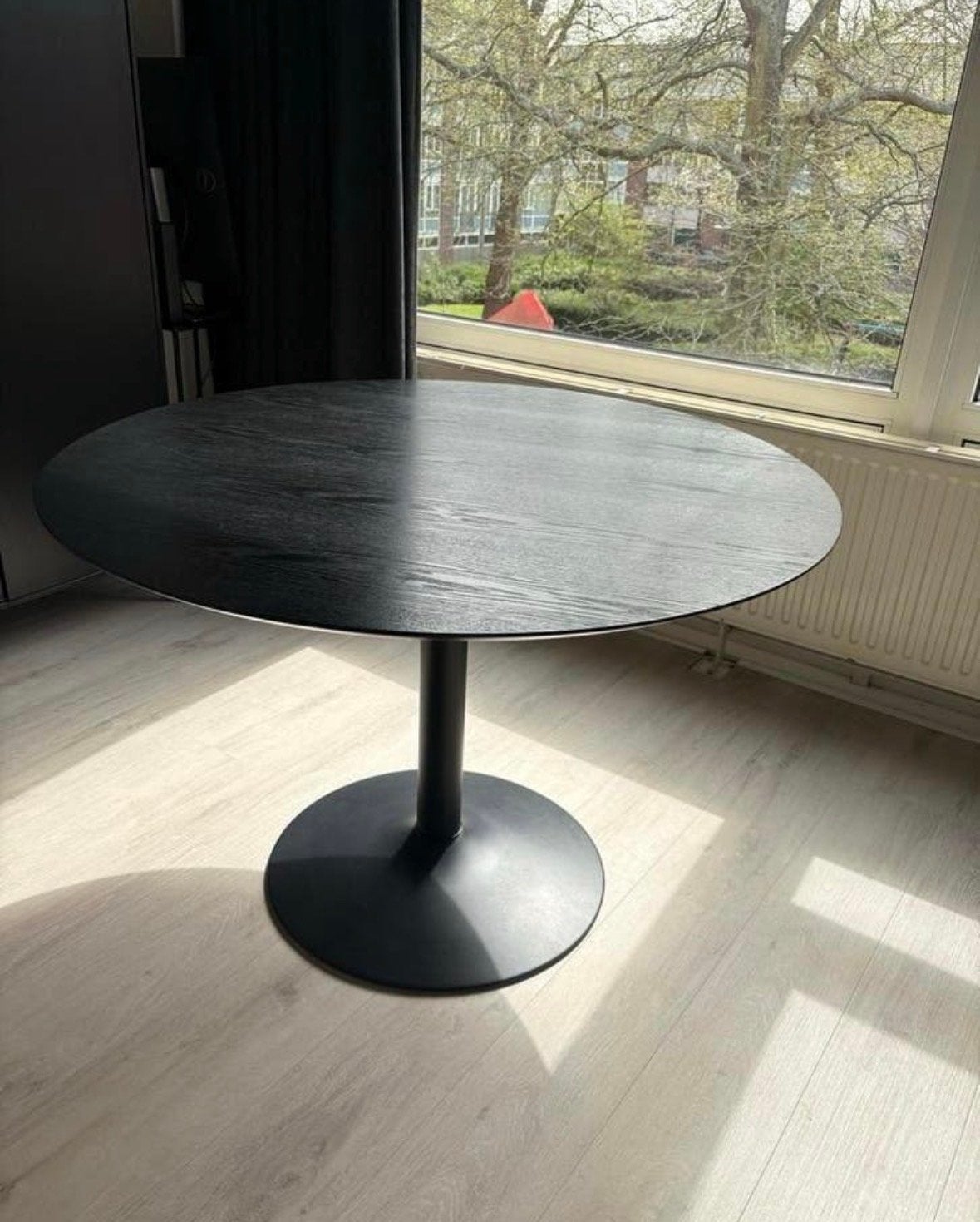 FONQ VESTBJERG ANDERSON ZWART eettafel 110 cm (BESCHADIGD), Ophalen, Gebruikt, 100 tot 150 cm, Rond