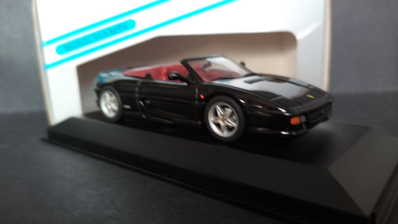 Ferrari F355 Spider 1994 1:43 Minichamps Pol, Hobby en Vrije tijd, Modelauto's | 1:43, Auto, Verzenden, M, Zo goed als nieuw