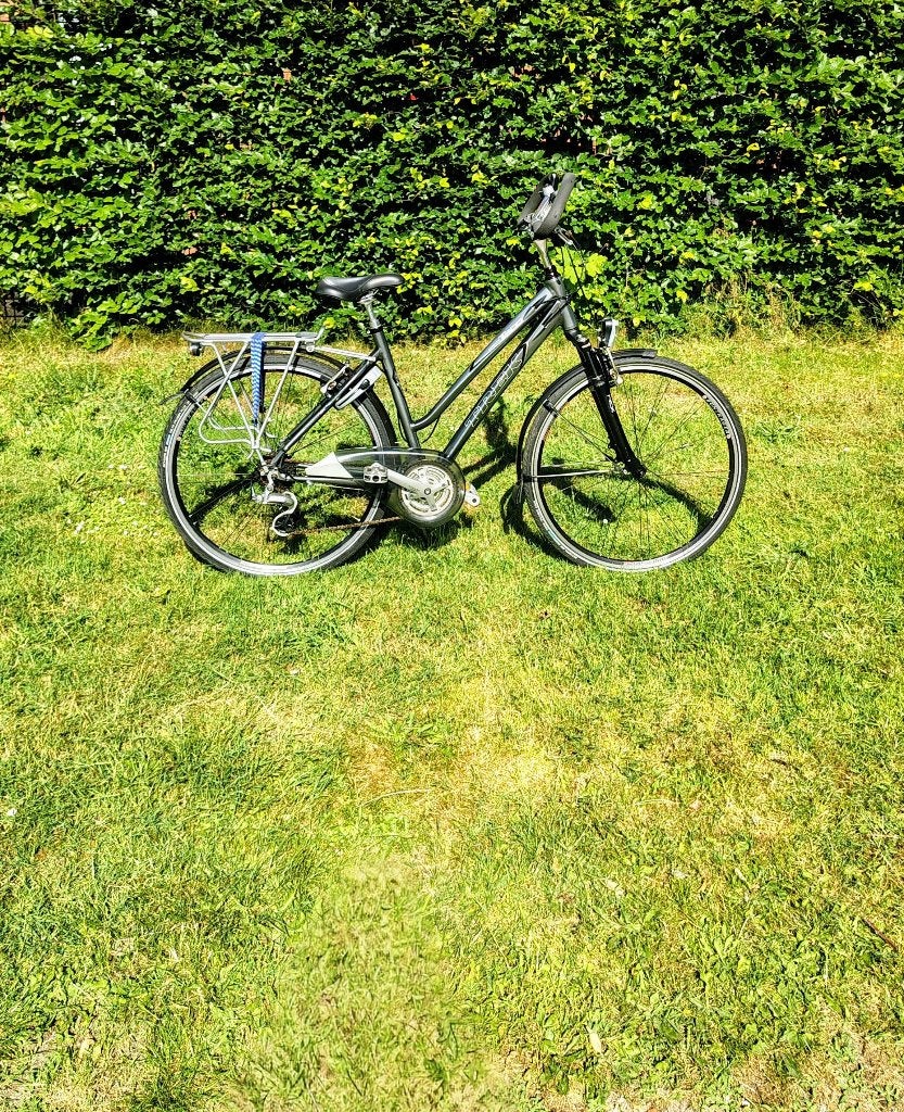 Te koop : Damesfiets Trek T600 Navigator, Versnellingen, 56 cm of meer, Zo goed als nieuw, Trommelrem