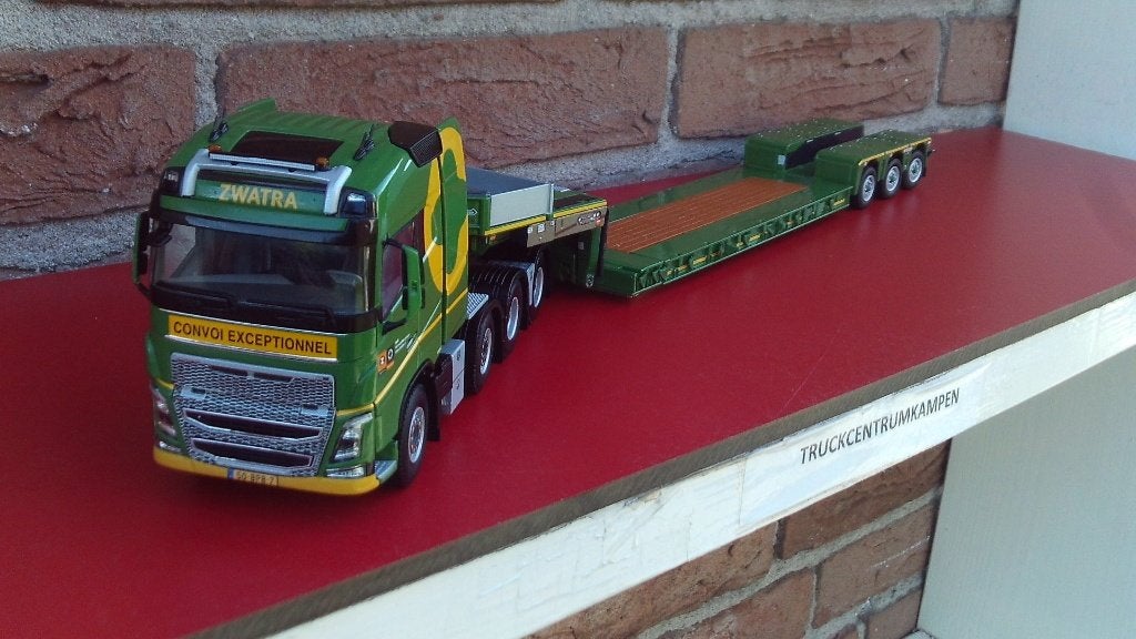 WSI  Volvo  FH4  Globetrotter  8 x 4  van  Zwatra., Ophalen of Verzenden, Nieuw, Bus of Vrachtwagen, Wsi