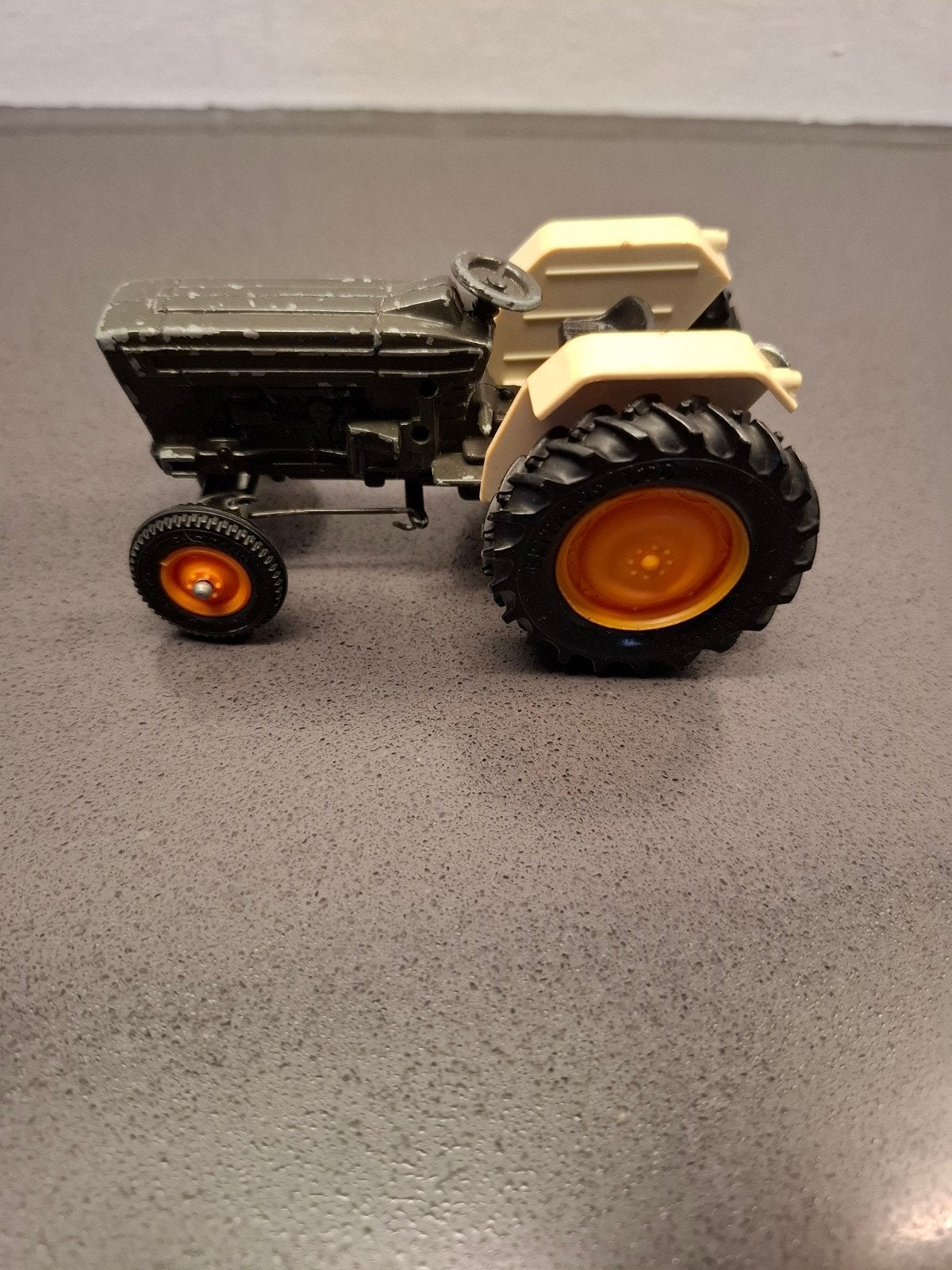 te koop britains ford 6600, Hobby en Vrije tijd, Modelauto's | 1:32, Ophalen of Verzenden, Zo goed als nieuw, Tractor of Landbouw
