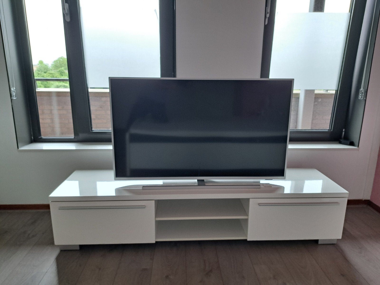 TV meubel hoogglans wit, Ophalen, Overige materialen, Gebruikt, 100 tot 150 cm
