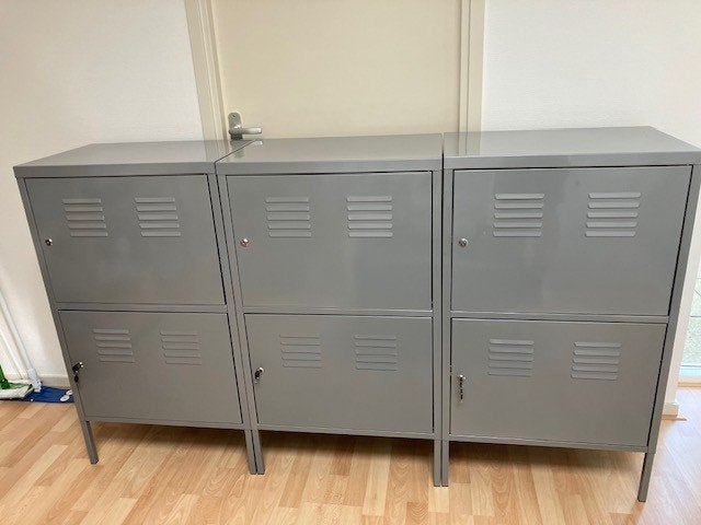 Metalen lockerkast, Ophalen, Zo goed als nieuw, Metalen lockerkast, afsluitbaar met sleutel