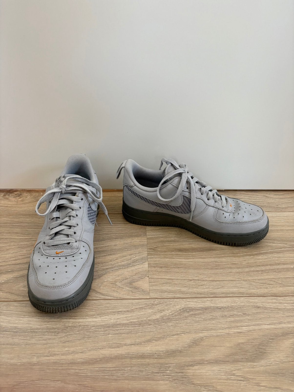 Nike Air Force 1 '07 LV8 "Wolf Grey Kumquat" - maat 39, Overige kleuren, Ophalen of Verzenden, Sneakers of Gympen, Zo goed als nieuw