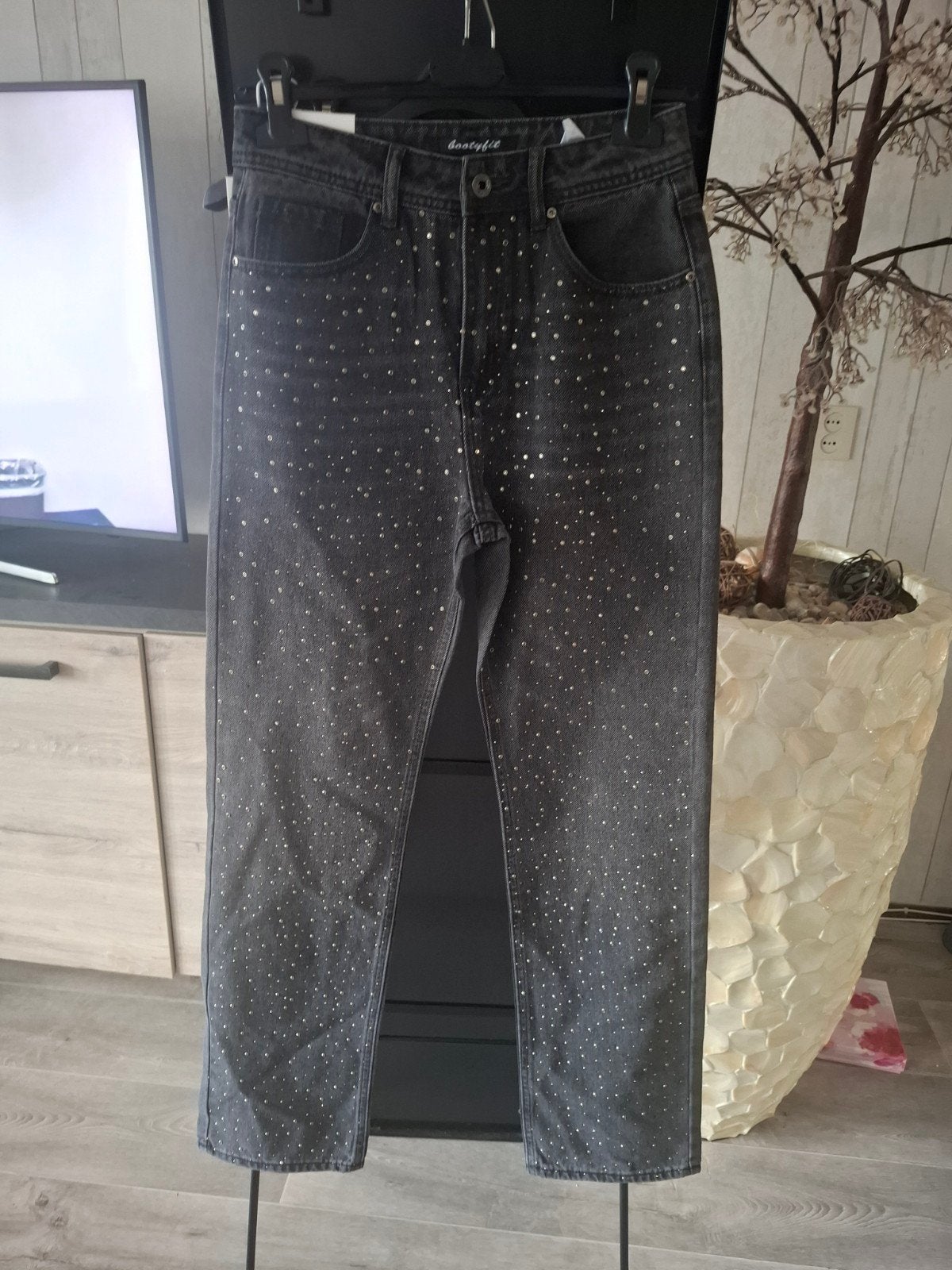 Bootyfit Jeans met Strass Steentjes - Maat W28/W29, Kleding | Dames, Spijkerbroeken en Jeans, Bootyfit, Nieuw, Ophalen of Verzenden