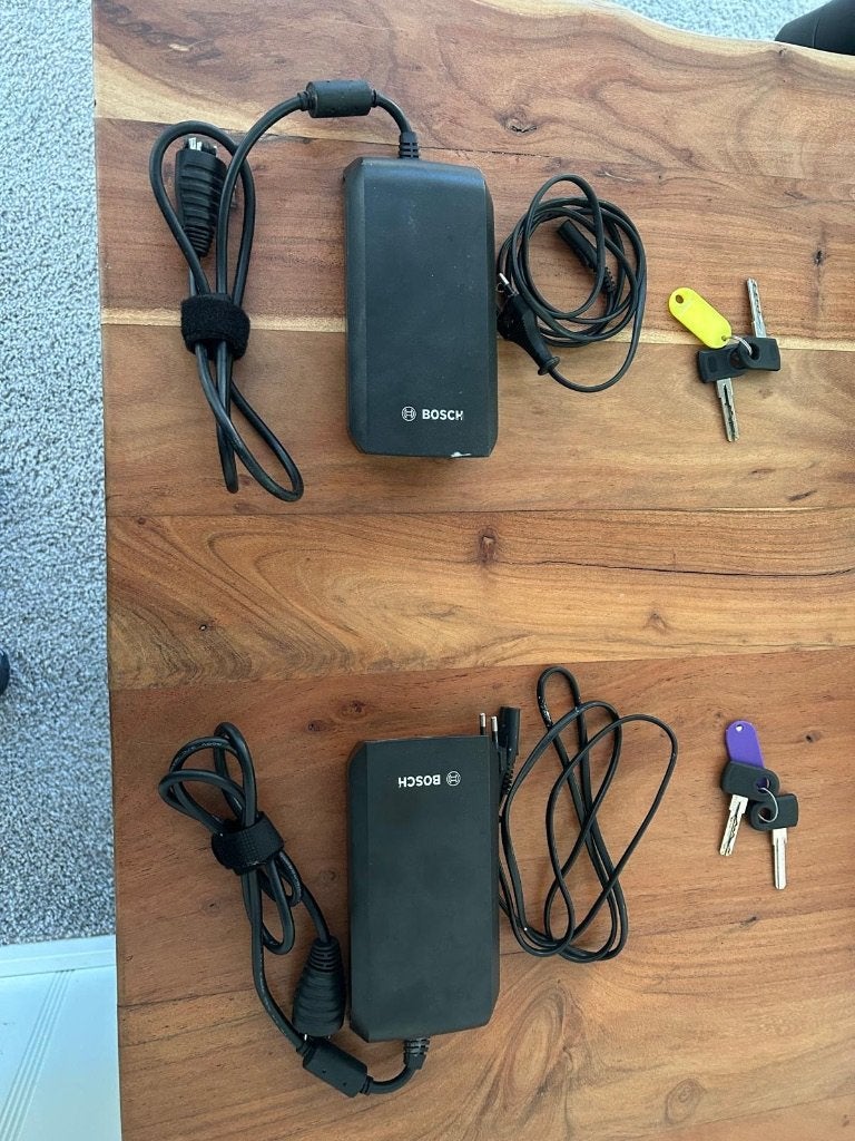 Foto 12 van Twee Gazelle Ultimate C8+ HMB e-bikes te koop