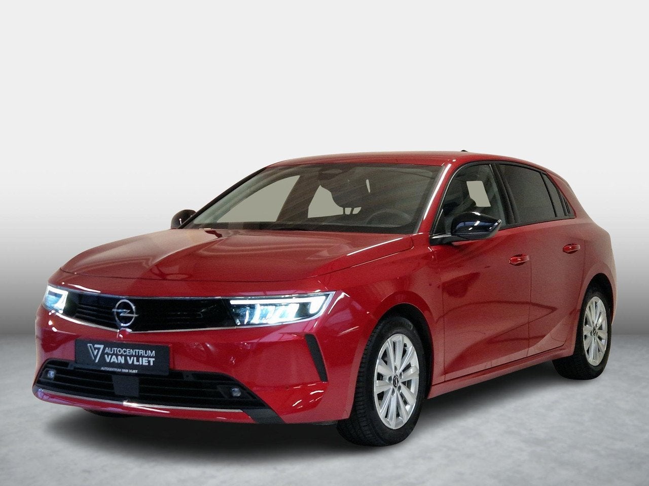 Opel Astra 1.2 Level 3 | Stoelverwarming | Stuurverwarming |, Gebruikt, 1199 cc, Bedrijf, Handgeschakeld