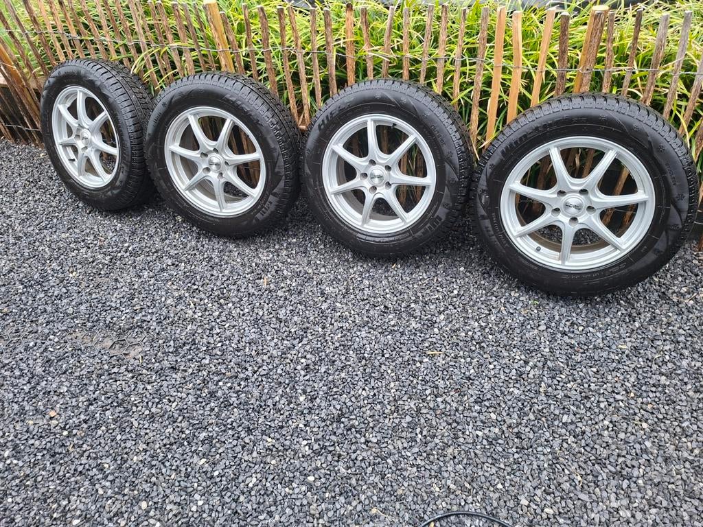 Nissan Xtrail / Quashqai Winterbanden 225/65R17 102H, Auto-onderdelen, Banden en Velgen, Ophalen, Gebruikt, Banden en Velgen, 17 inch