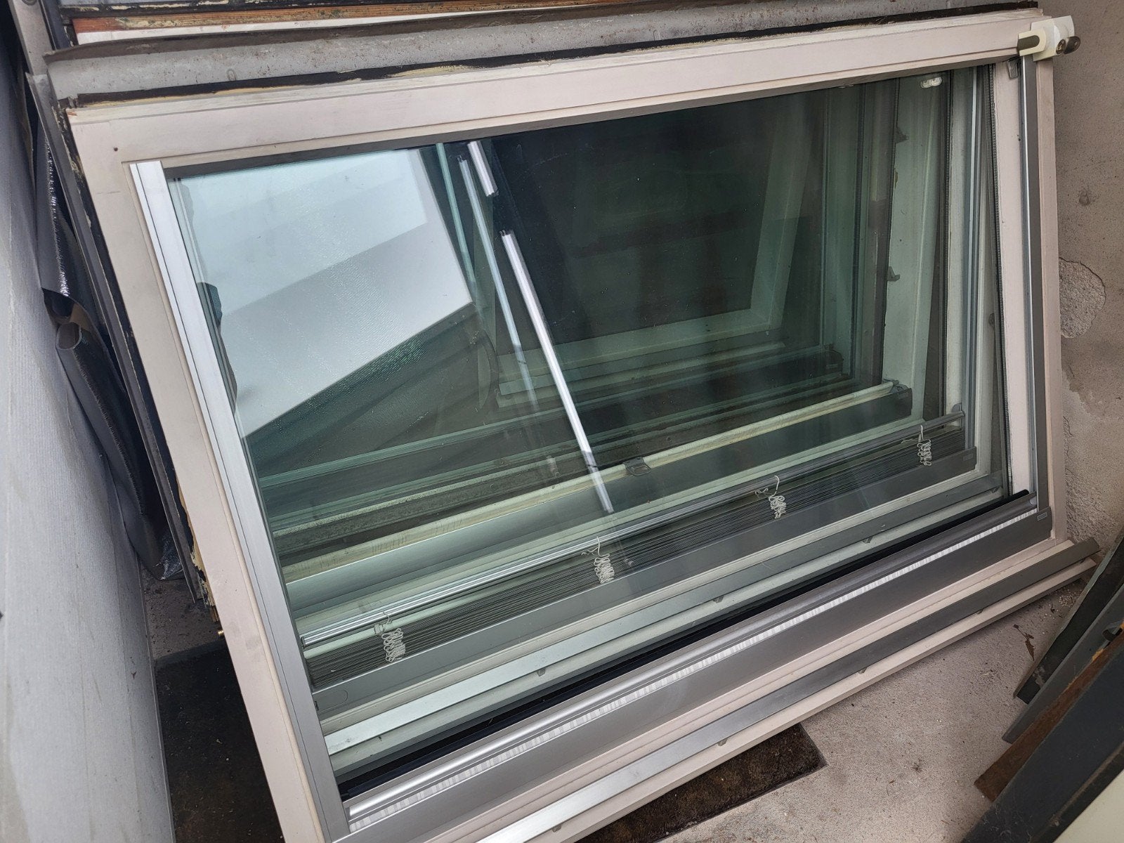 Velux Dakramen 4x GGL-7 en 1 x GGL-4, Raamkozijn, 75 tot 150 cm, Hout, Ophalen