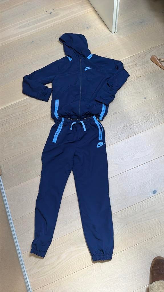 Trainingspak Nike maat 158-170, Kinderen en Baby's, Kinderkleding | Maat 164, Ophalen of Verzenden, Zo goed als nieuw, Jongen of Meisje