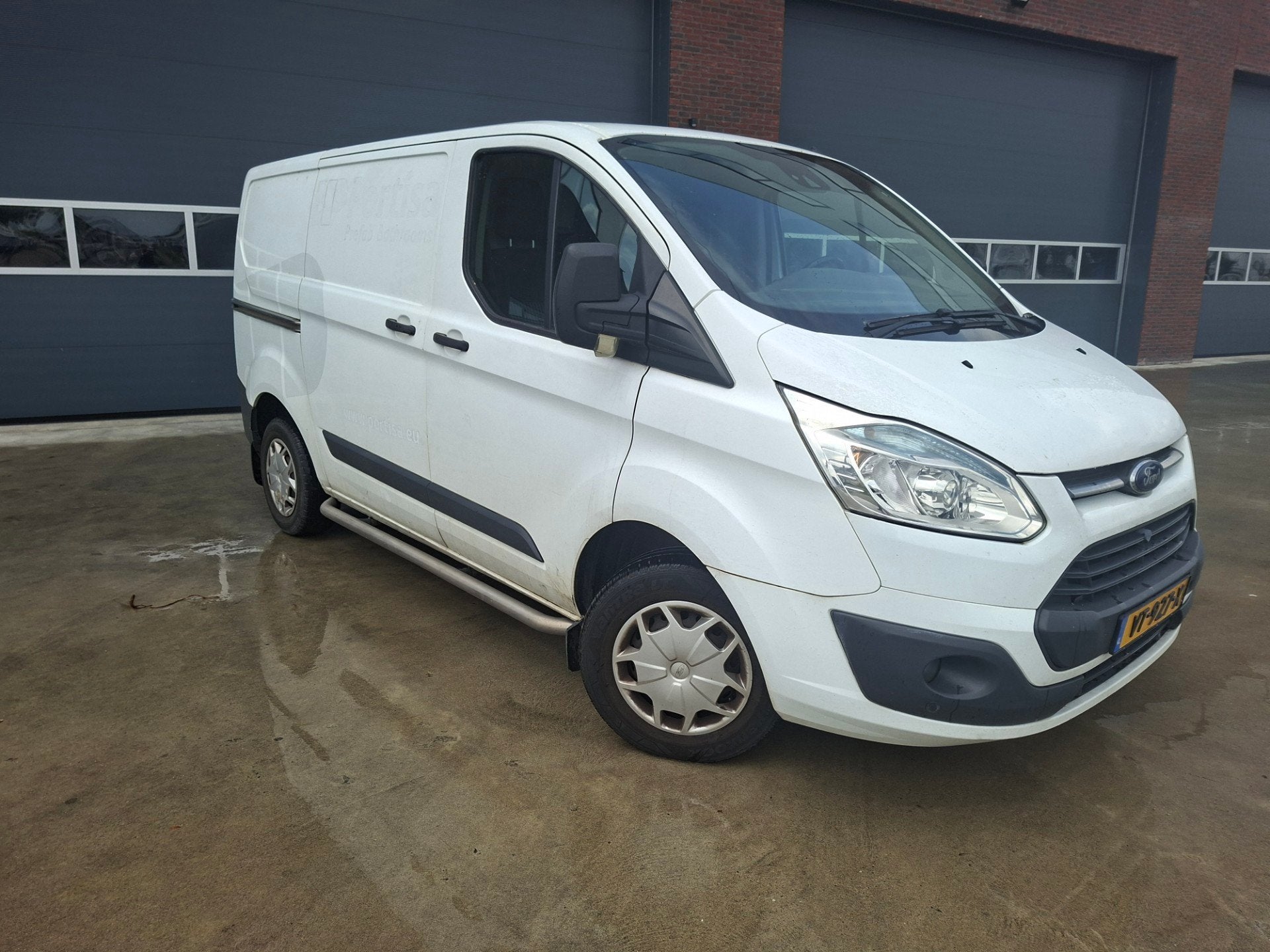 Ford Transit Custom 270 2.2 TDCI L1H1 Trend 3 persoons Airco, Auto's, Voorwielaandrijving, Euro 5, Gebruikt, Zwart
