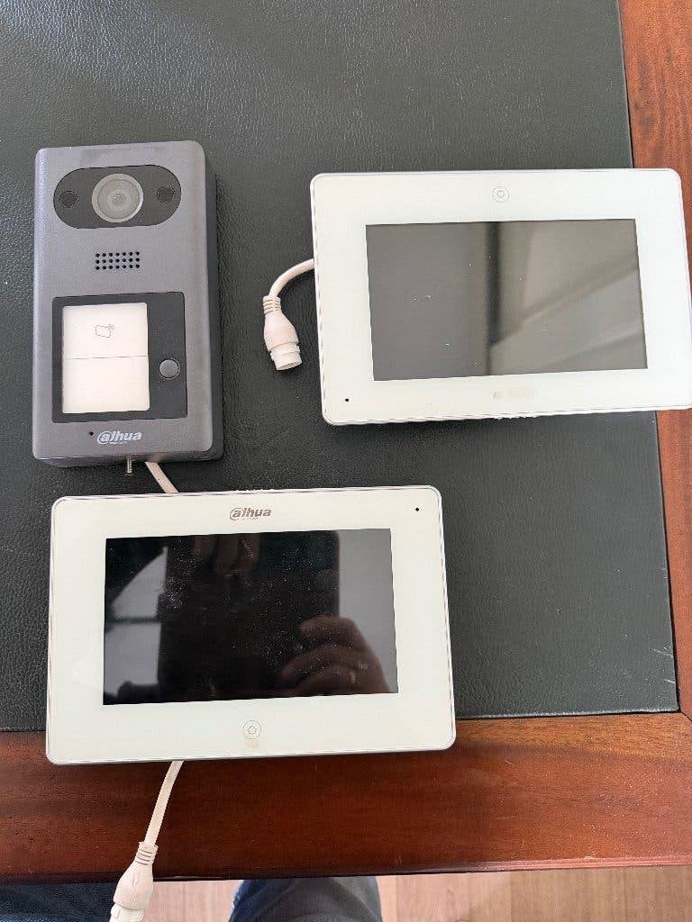 Dahua VTO2202F-P & VTH2421FW-P Video Intercom Set, Ophalen of Verzenden, Zo goed als nieuw, Buitencamera