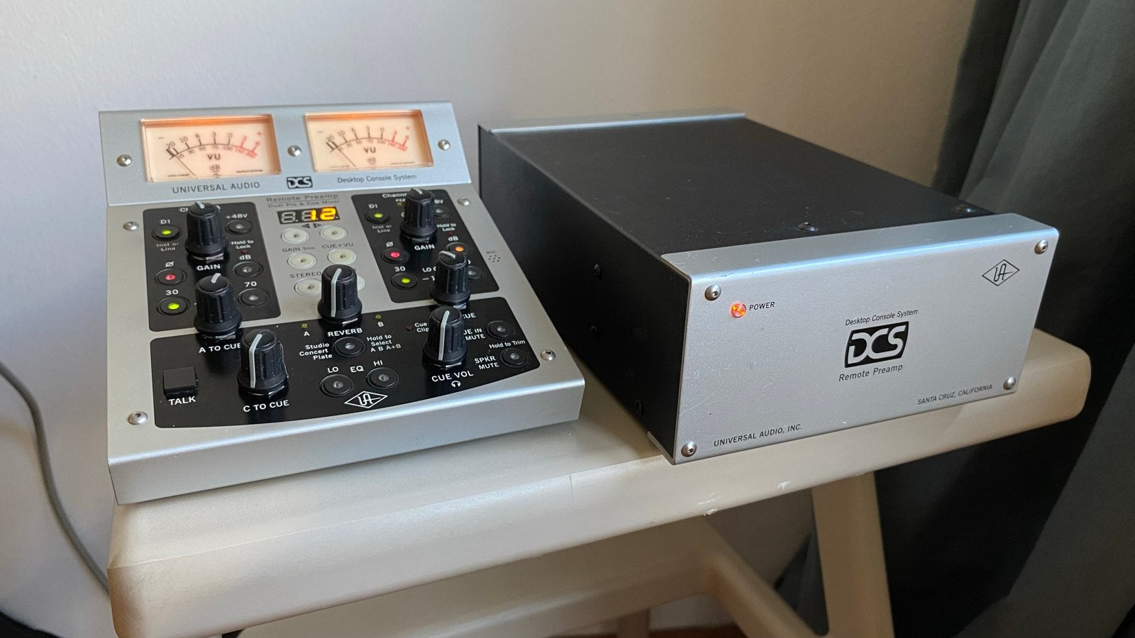 Universal Audio DCS Stereo Preamp Cue Mix Talkback, Ophalen of Verzenden, Zo goed als nieuw, Minder dan 5 kanalen, Microfooningang