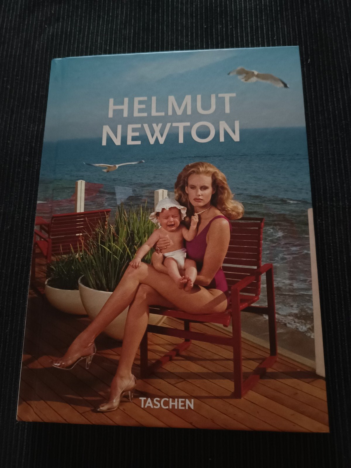 Helmut Newton - Fotoboek van de iconische fotograaf, Boeken, Kunst en Cultuur | Fotografie en Design, Ophalen of Verzenden, Zo goed als nieuw