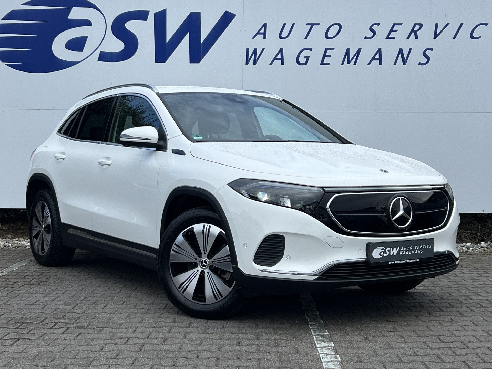Mercedes-Benz EQA 250+ Business Line 71 kWh | All Season | L, Dealer onderhouden, Gebruikt, Leder en Stof, Wit