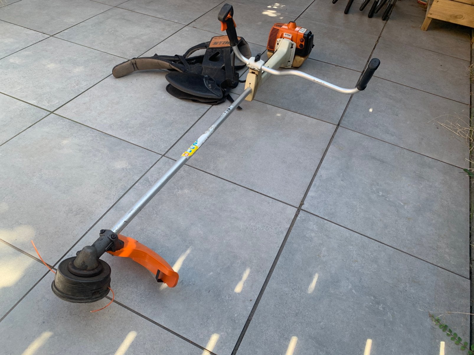 STIHL FS400 bosmaaier refurbished + onkruidborstel & helm, Tuin en Terras, Bosmaaiers, Ophalen, Zo goed als nieuw, Benzine