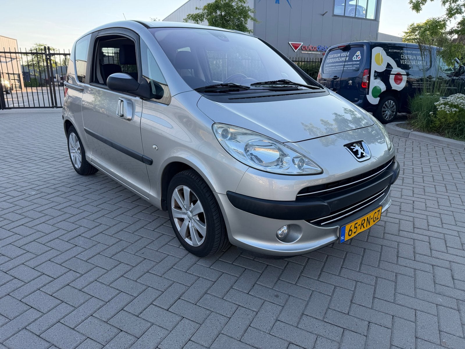 Peugeot 1007 1.4 2-TRONIC 2005 Grijs, Stof, 1360 cc, 4 stoelen, 49 €/maand