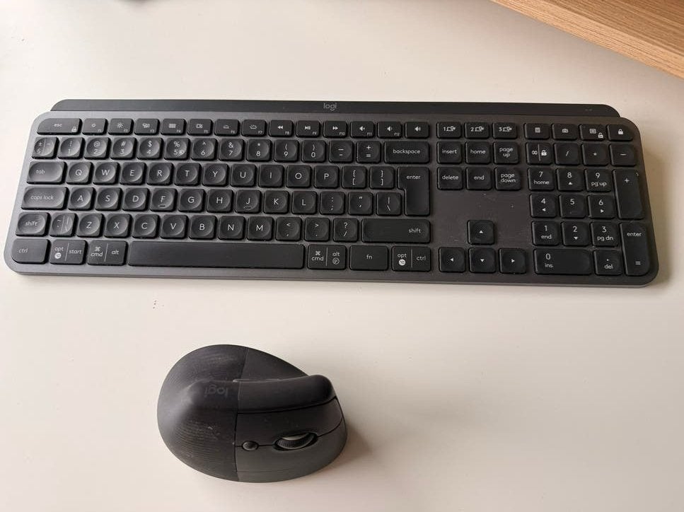 Logitech MX Keys Mini & MX Vertical Muis Set, Ergonomisch, Ophalen of Verzenden, Zo goed als nieuw, Draadloos