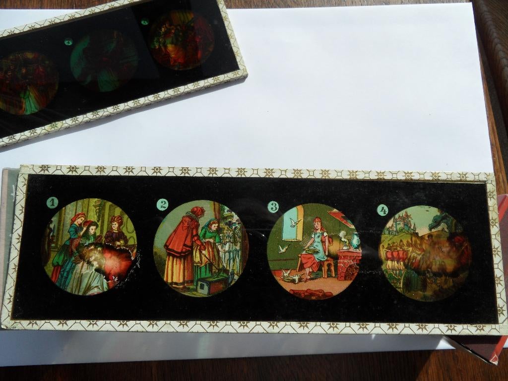 toverlantaarn  magic lanterne  2 glasdia  sprookje schoentje, Ophalen of Verzenden