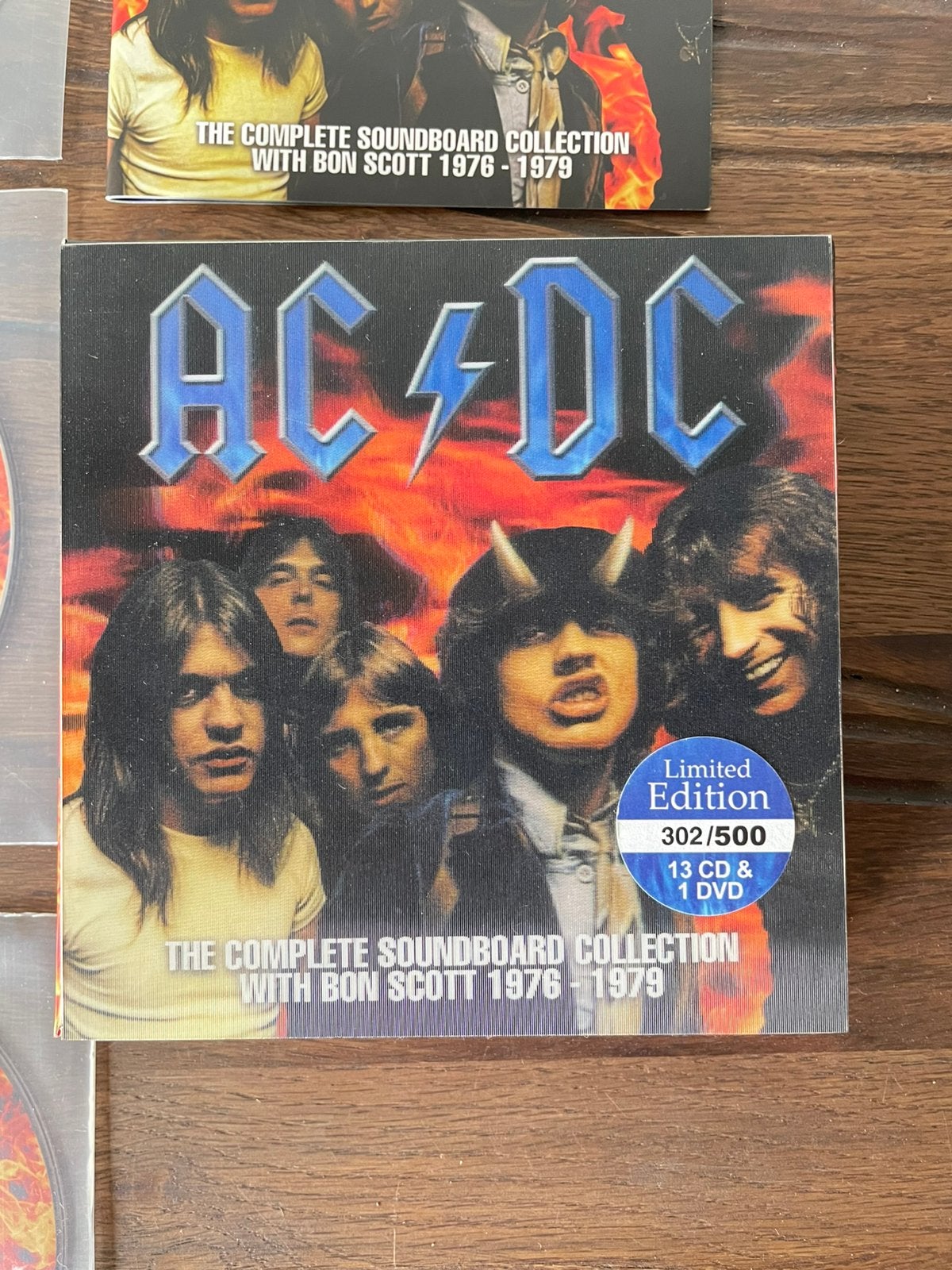 AC/DC the complete soundboard collection 13CD/DVD, Ophalen of Verzenden, Zo goed als nieuw