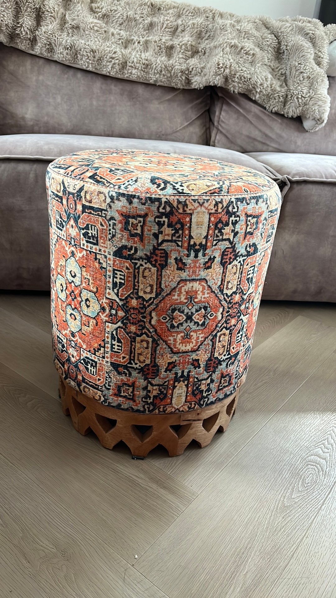 Poef tafeltje, Ophalen, Zo goed als nieuw, Rond, Minder dan 50 cm