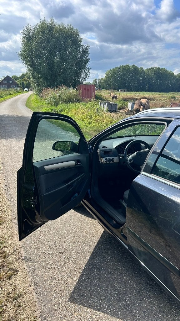 Foto 10 van Opel Astra Wagon 1.6 Nieuw distributieriem APK 7/27 Trekhaak