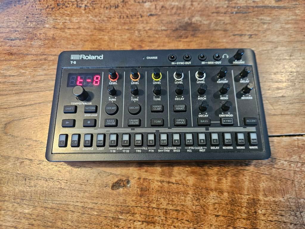 Roland T-8 Beat Machine, Ophalen, Roland