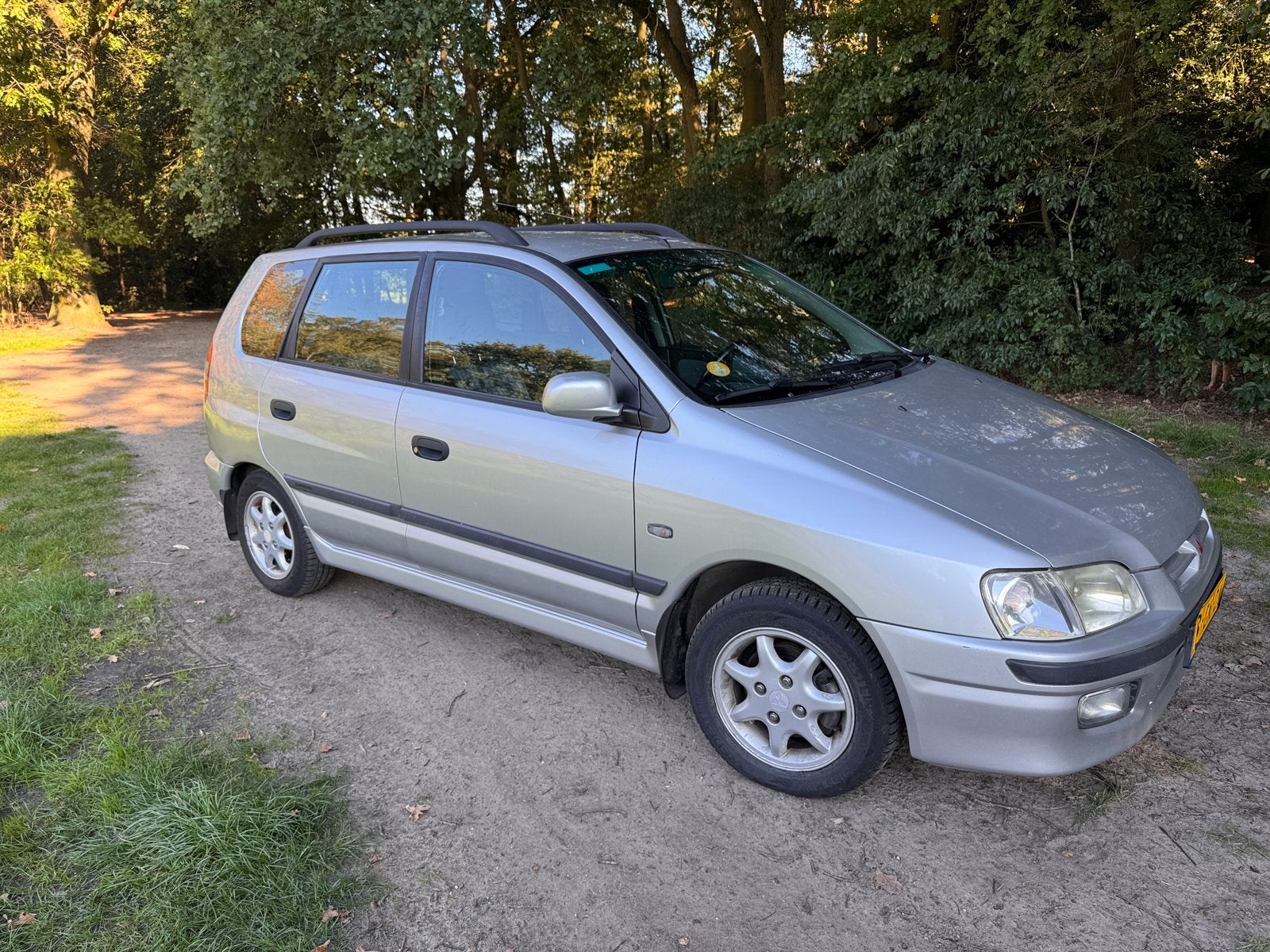 Mitsubishi Space Star 1.3 Avance 2000 nieuwe APK🪐🌟, Auto's, Voorwielaandrijving, 1299 cc, 1145 kg, Zwart