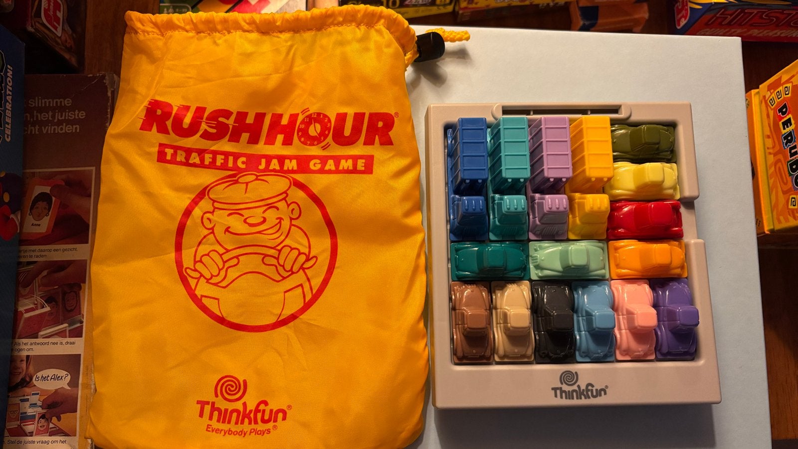 Rush Hour Traffic Jam Game - Denkspel van ThinkFun, Een of twee spelers, Ophalen of Verzenden, Zo goed als nieuw