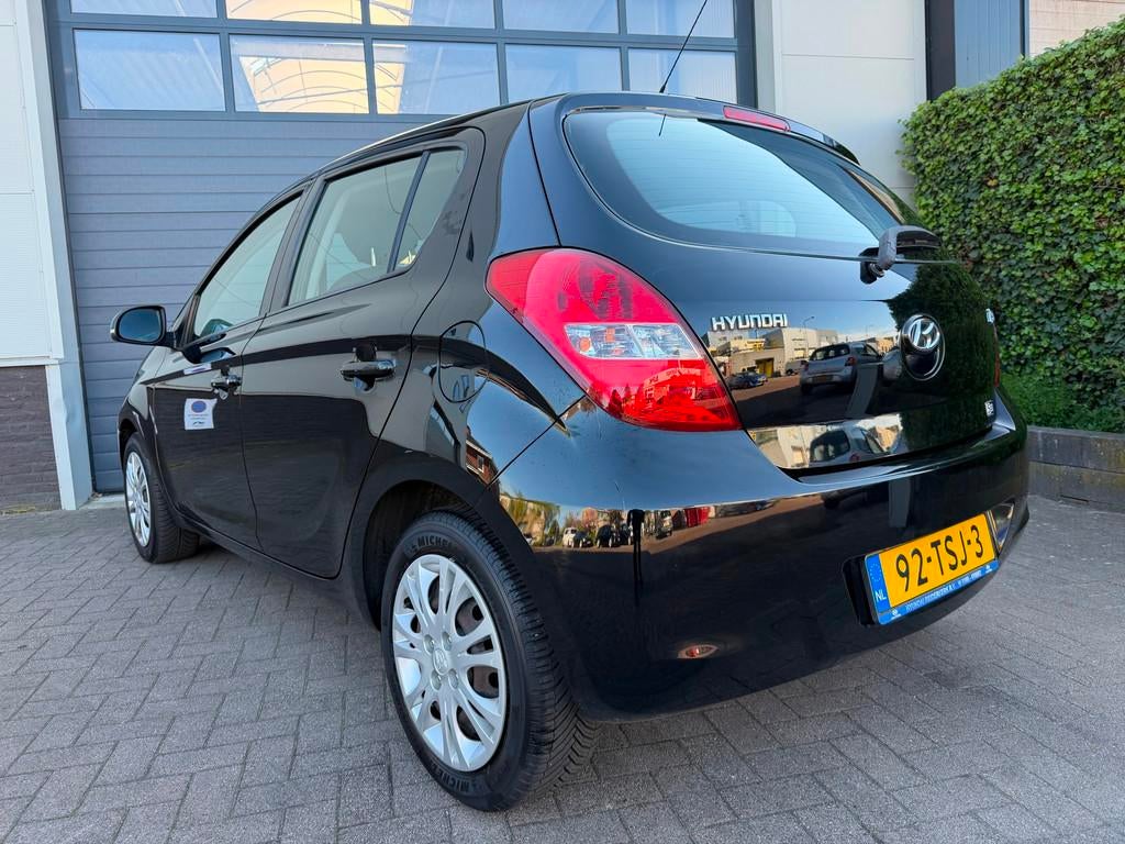 Hyundai I20 1.2i Plus/1eigenaar/Goed-onderhouden/Aux/Climate, Auto's, Hyundai, Euro 5, 450 kg, Gebruikt, 31 €/maand