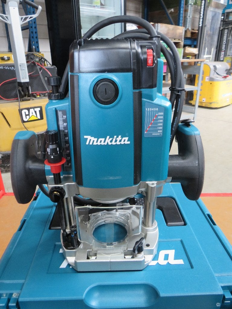 Makita RP2303FC04 Bovenfrees 12mm 2100W in Mbox Nieuw, Makita, Nieuw, Zandhaarweg, Ophalen of Verzenden