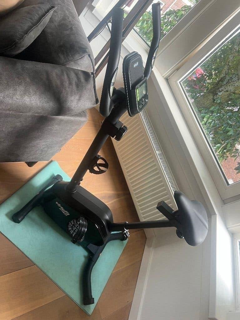 Hometrainer VirtuFit HTR100 - 6 wk oud (nauwelijks gebruikt), Sport en Fitness, Fitnessapparatuur, Ophalen, Zo goed als nieuw