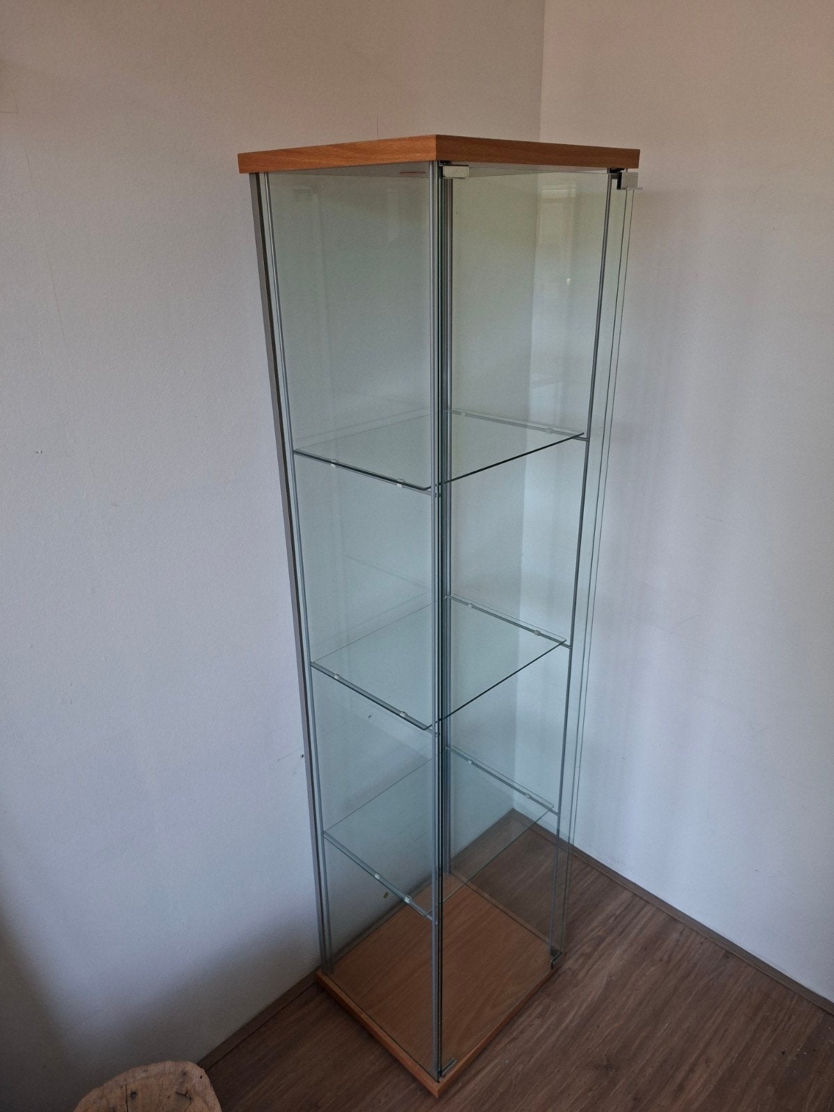 Glazen vitrinekast, Ophalen, 25 tot 50 cm, 150 tot 200 cm