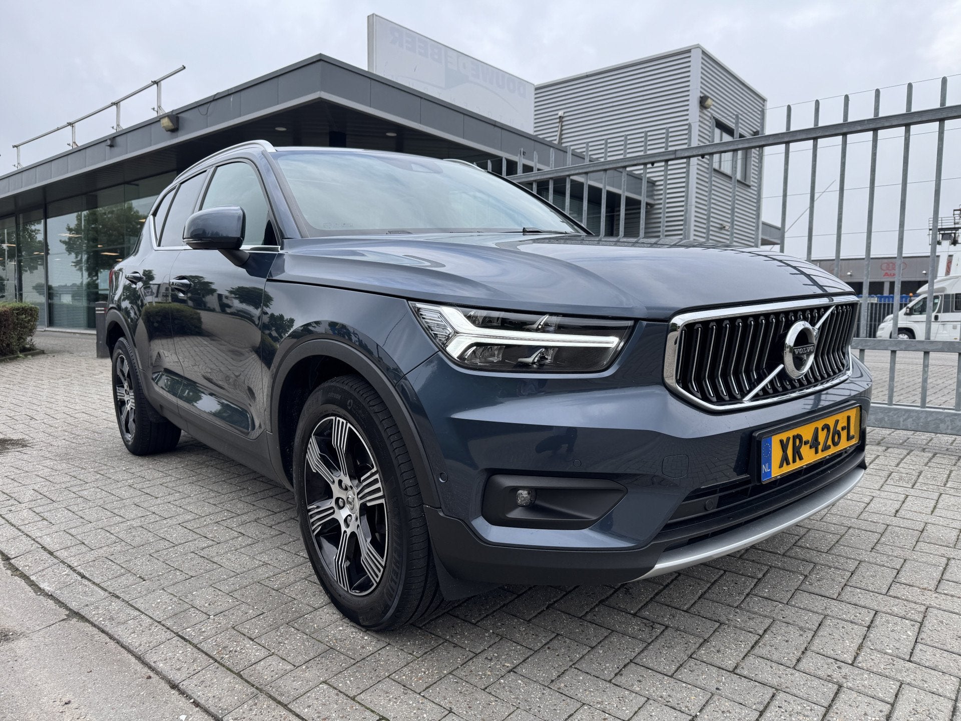 Volvo XC40 2.0 T4 Inscription Pano.dak | trekhaak | winterpa, Auto's, Volvo, 12 maanden, 15 km/l, Euro 6, Blauw