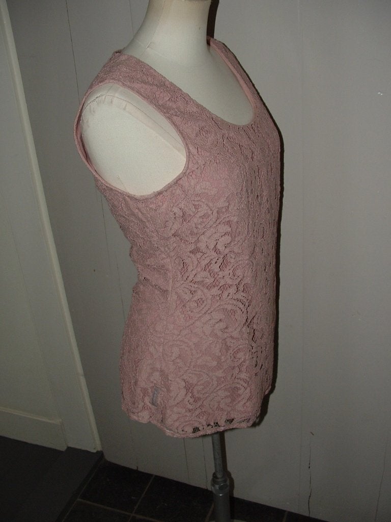Stijlvolle AJ Armani Jeans top maat 36 ( It 42) met kant, Kleding | Dames, Armani, Ophalen of Verzenden, Zo goed als nieuw, Roze