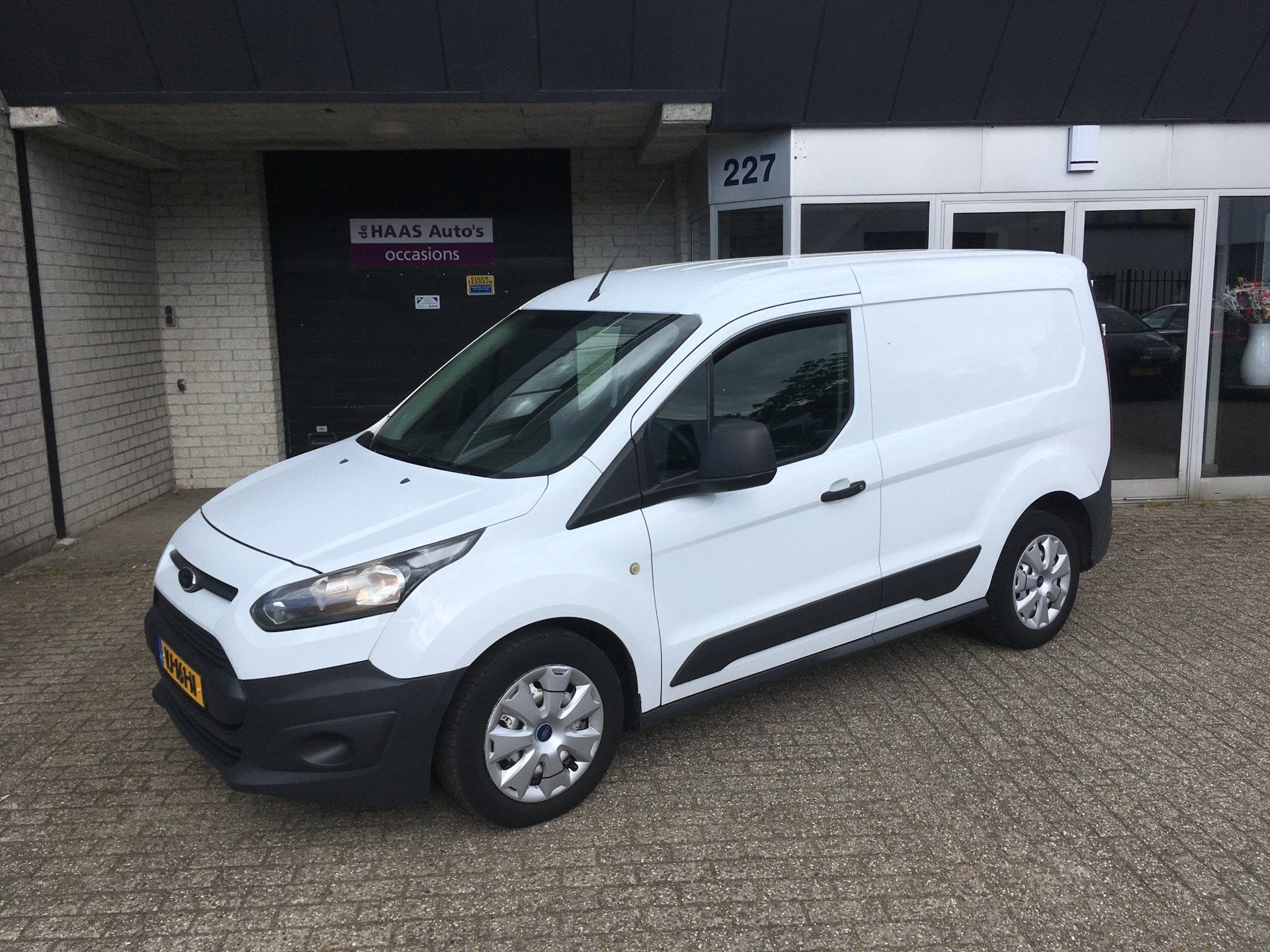 Ford Transit Connect 1.6 TDCI L1 Ambiente First Edition / AI, Euro 5, Stof, Gebruikt, Zwart